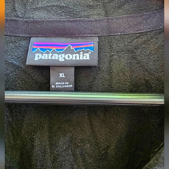 Patagonia XL Black Fleece Pullover - Picture 3 of 4